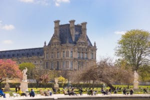 Le Louvre et le tourisme à Paris