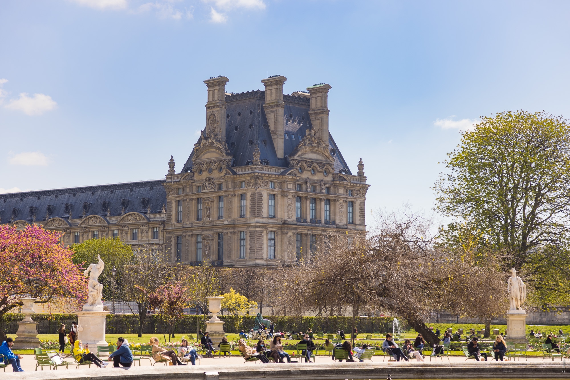 Le Louvre et le tourisme à Paris